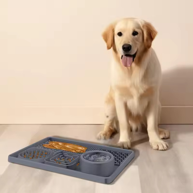All in One Dog Lick Mats Rectangle Dog Slow Feeder Mat Eco Friendly With Suction Cups